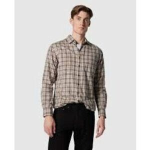 NWT Rudd & Gunn long-sleeved, button-down flannel men shirt. Features a brown, g